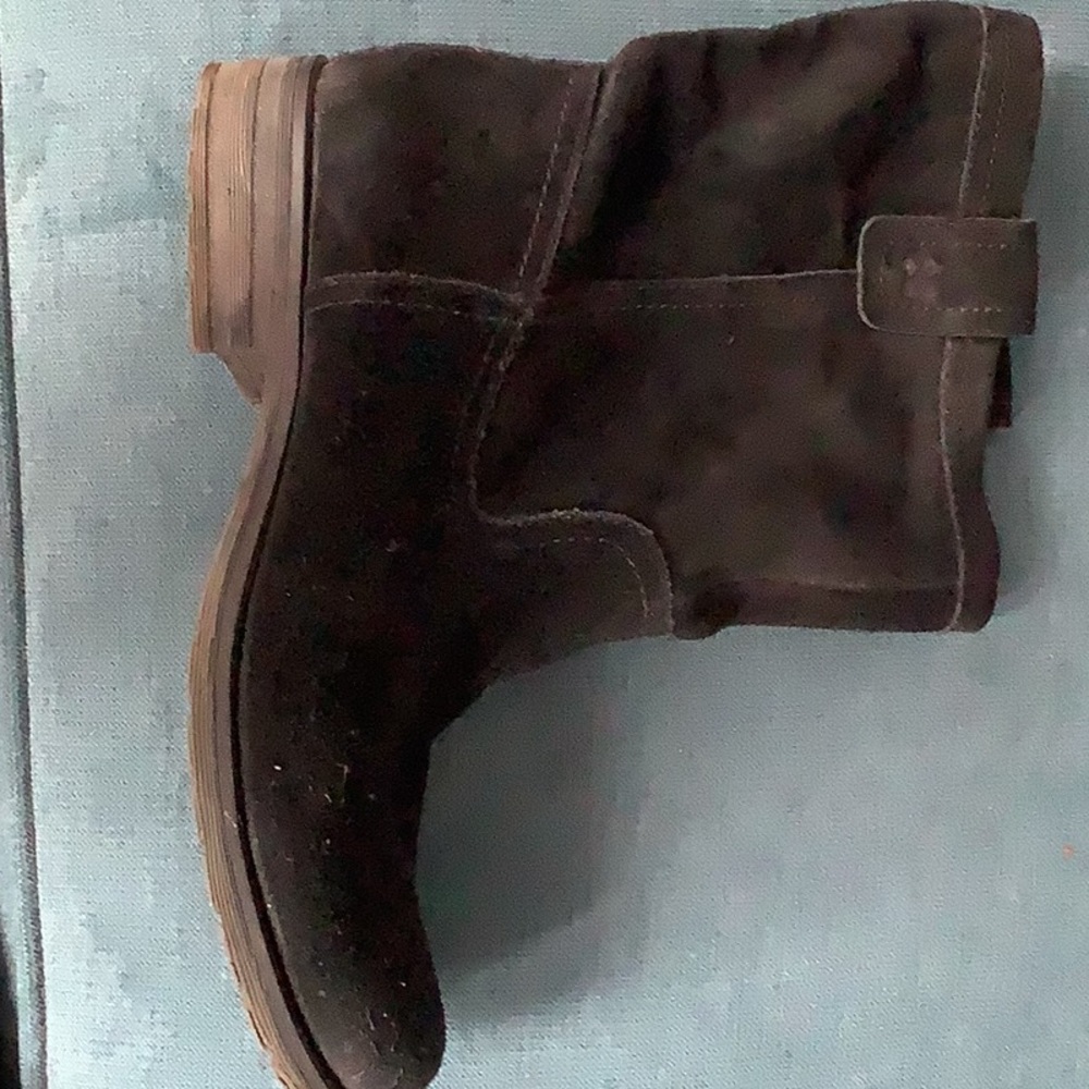 Naturalizer black suede boots